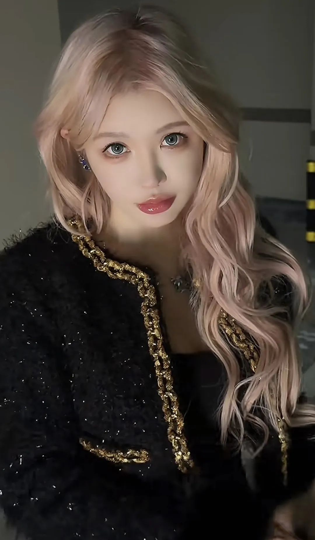 二次元女主播自述自己万人迷,年前三任前任都找自己复合,不过自己这个“回头草”,不是想吃就能吃!