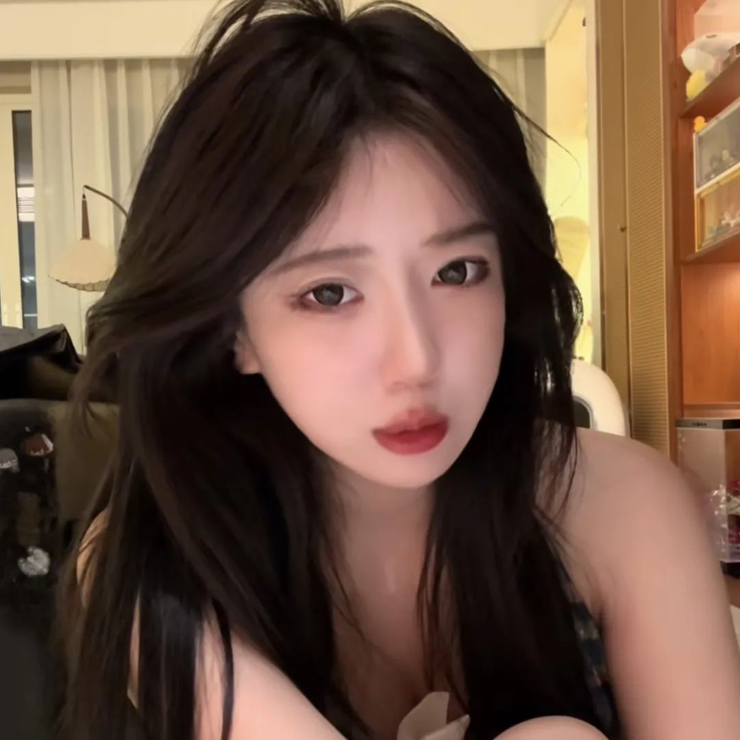 呆妹儿千万粉丝直播竟只有2千人在线观看,网友称其可以退播结婚了,其称结婚要分一半财产出去,目前不愿意!